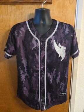 Rare Illenium holographic Illenials Camo Baseball Jersey Size Small